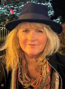 thumbnail_Chrissie Lloyd2